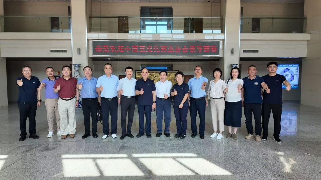 中国五金交电化工商业协会调研BBIN·宝盈集团[中国]有限公司
 盛赞其行业标杆作用