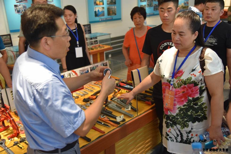 祥鸿物资公司经销商参观bbin宝盈集团集团(图11)